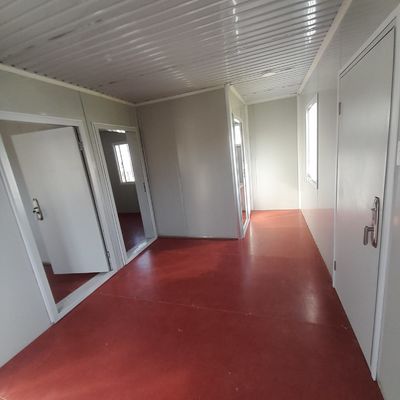Rumah Kantor Kontainer Prefabrikasi yang Bisa Dipotong Fungsi dengan Toilet