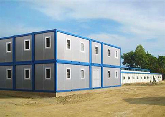Dua Cerita Rumah Modular Container Biru Dan Abu-Abu Dengan Satu Jendela Geser