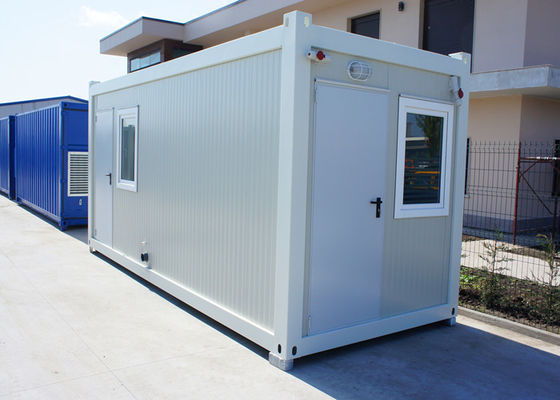 Cina Isolasi Modular Container House Portable Dengan Panel Sandwich Wol Kaca 75mm pabrik